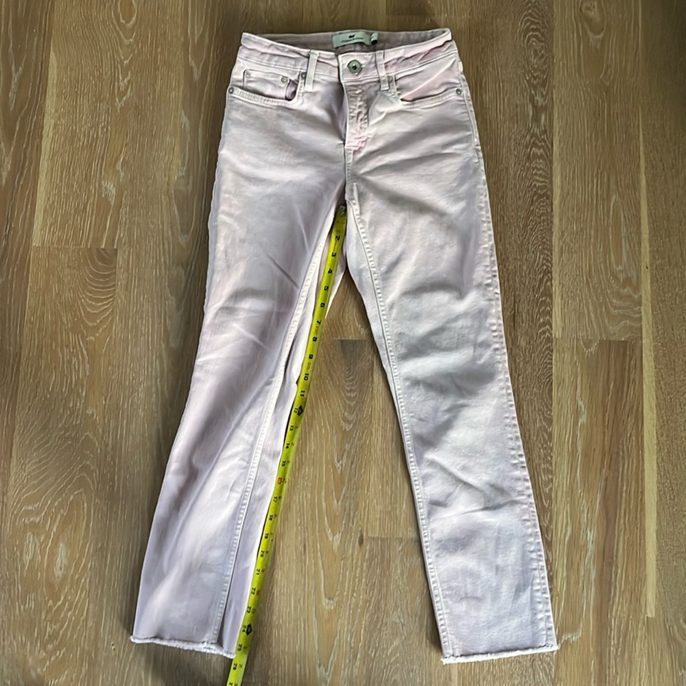 Vineyard Vines. Womens light pink denim high rise straight. Size 25. Stretch.